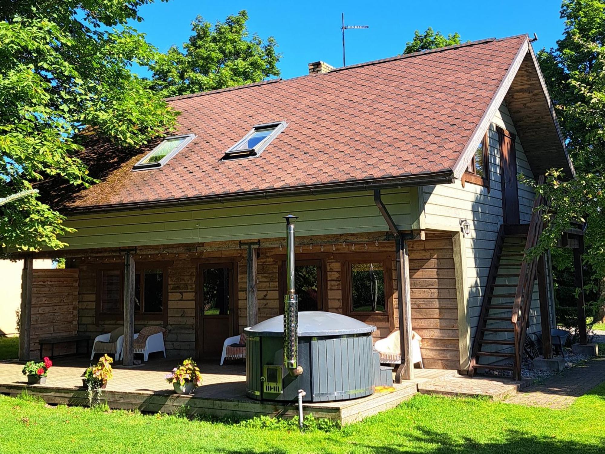Viesu Maja "Ozolini" Villa Jurkalne Exteriör bild